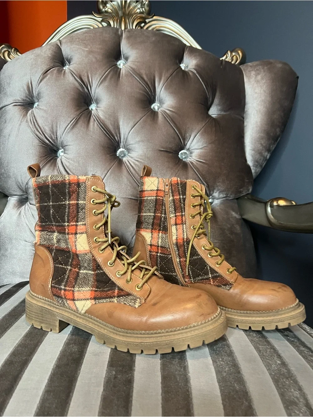 Rock & Candy Plaid Quilted Combat Boots Women's Size 8.5 ✨ Tan & Brown 💖
